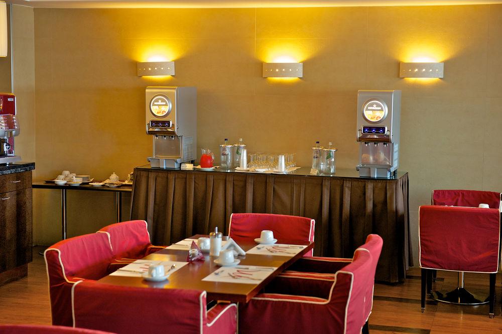 Hotel Delfino Таранто Экстерьер фото