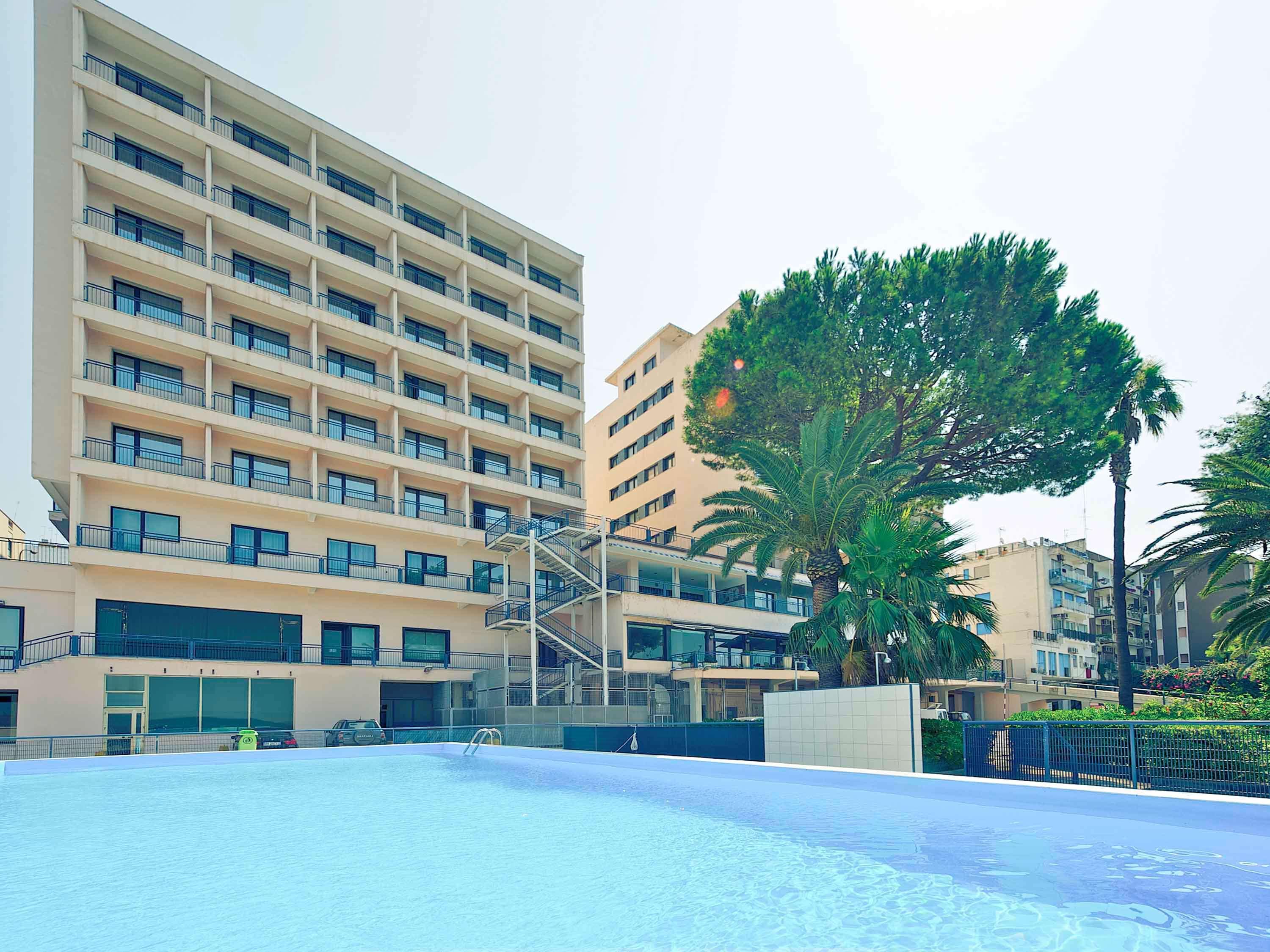 Hotel Delfino Таранто Экстерьер фото