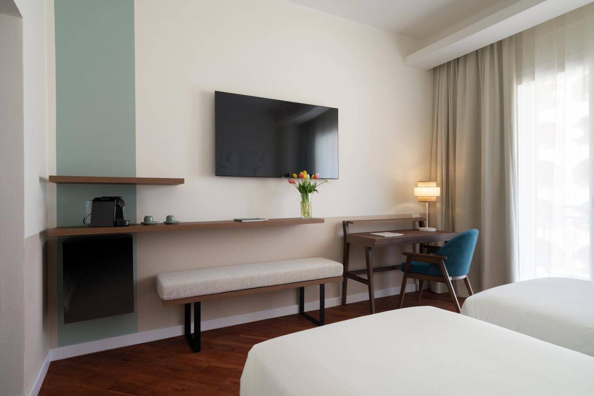 Hotel Delfino Таранто Экстерьер фото